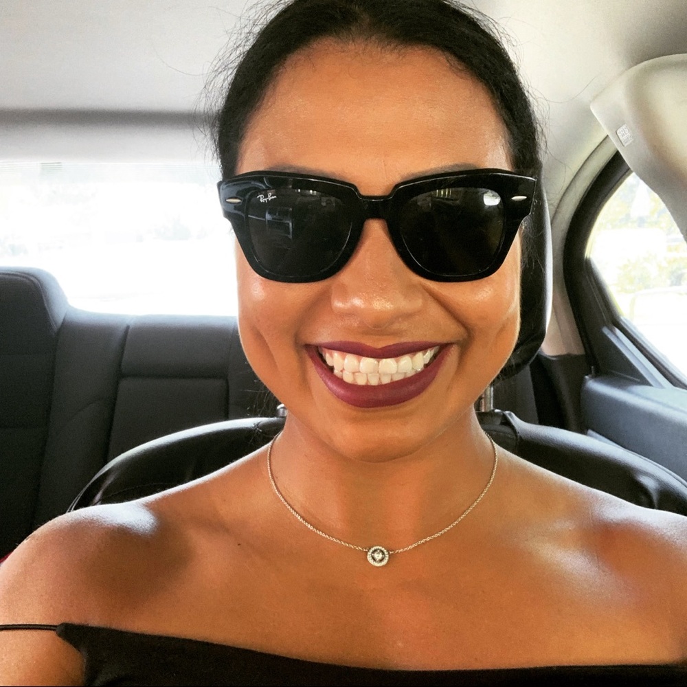 Meet your Posher, Esmeralda